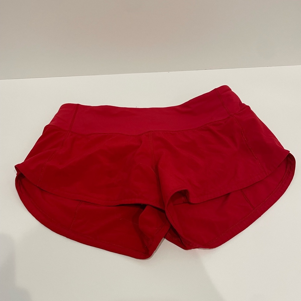 Women’s Lulu Size 2 Speed Up shorts